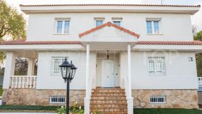 Se vende villa con 5 dormitorios en Guadarrama