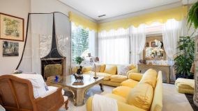 Se vende villa de 6 dormitorios en Montequinto