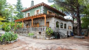 Villa for sale in Hoyo de Manzanares with 5 bedrooms