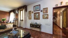 Apartment for sale in Fuente del Berro with 4 bedrooms