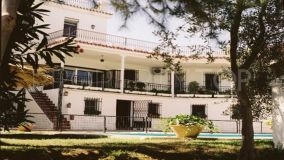 Villa de 8 dormitorios en venta en Alcala de Guadaira