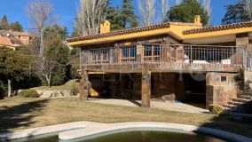Villa a la venta con 5 dormitorios en Navacerrada