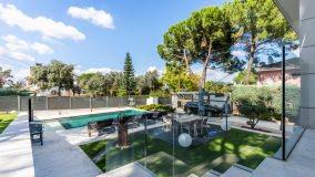 Buy villa with 4 bedrooms in Boadilla del Monte