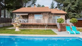 Villa en venta con 4 dormitorios en Guadarrama