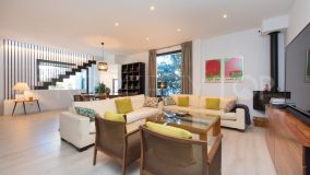 Tres Cantos, villa pareada con 5 dormitorios a la venta