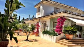 Villa a la venta en Espartinas de 6 dormitorios