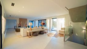 Villa for sale in Benalmadena