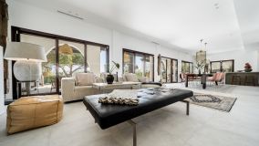 5 bedrooms villa in Las Chapas for sale