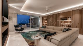 Duplex penthouse with 6 bedrooms for sale in Marina Puente Romano