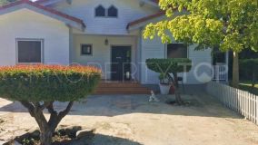 Buy finca in Estepona with 3 bedrooms