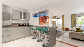 Reihenhaus zu verkaufen in Jardines de las Lomas, Marbella Goldene Meile