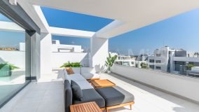Ático en venta en Vanian Green Village, Estepona Este