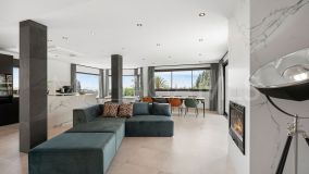 Villa en venta en Elviria, Marbella Este