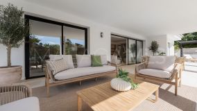 Villa for sale in Atalaya de Rio Verde, Nueva Andalucia