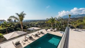 Villa for sale in El Rosario, Marbella East