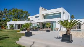 Villa en venta en El Paraiso, Estepona Este