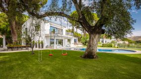 Villa for sale in El Madroñal, Benahavis