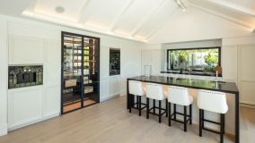 Villa for sale in Nueva Andalucia, Marbella