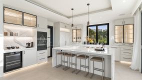 Villa for sale in La Resina Golf, Estepona Öst