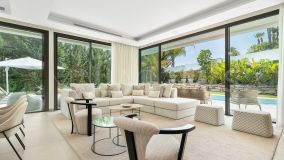 Villa en venta en La Cerquilla, Nueva Andalucia