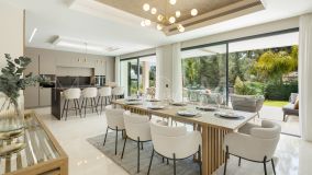 Villa en venta en La Cerquilla, Nueva Andalucia