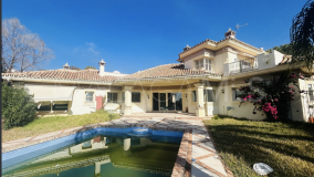 Villa zu verkaufen in El Herrojo, Benahavis