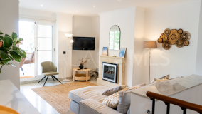 Apartamento en venta en Nueva Andalucia, Marbella