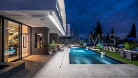 Villa for sale in Estepona