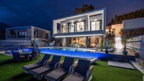 Villa for sale in Estepona