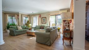 Villa en venta en Nueva Andalucia, Marbella