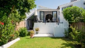 Villa for sale in Estepona