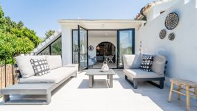 Villa for sale in Estepona