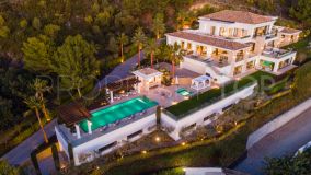 Villa en venta en Cascada de Camojan, Marbella
