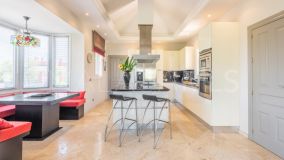 Villa for sale in Benahavis