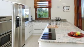 Villa for sale in Benahavis