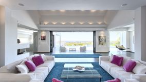 Villa for sale in Los Flamingos, Benahavis