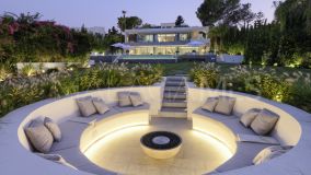 Villa for sale in Nueva Andalucia, Marbella