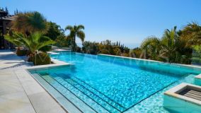 Villa for sale in Marbella City