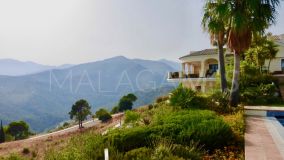 Villa for sale in Benahavis