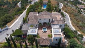 Villa for sale in Benahavis