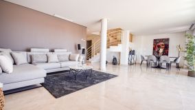 Zweistöckiges Penthouse zu verkaufen in Vista Real, Nueva Andalucia