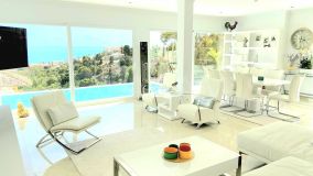 Villa for sale in Fuengirola