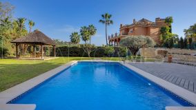 Villa Pareada en venta en Los Arqueros, Benahavis