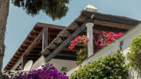 Ático en venta en Beach Side New Golden Mile, Estepona Este