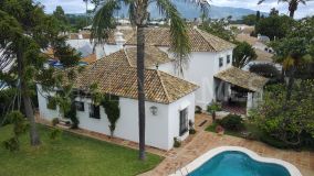 Villa for sale in Cortijo Blanco, San Pedro de Alcantara