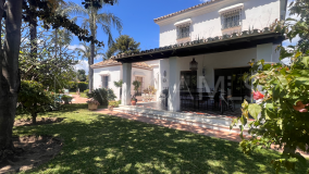 Villa for sale in Cortijo Blanco, San Pedro de Alcantara