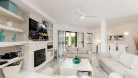 Hus i byn for sale in Nueva Andalucia, Marbella