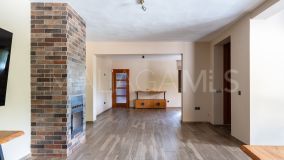 Villa for sale in Benalmadena