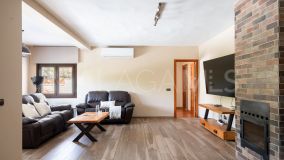 Villa for sale in Benalmadena
