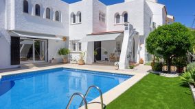 Casa en venta en Los Pacos, Fuengirola